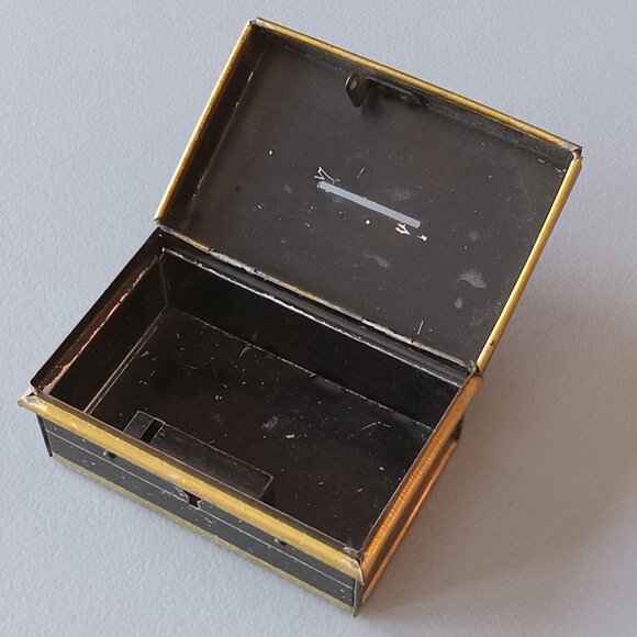 Antique Victorian English Make Small Metal Cash Box - Picture 6 of 15